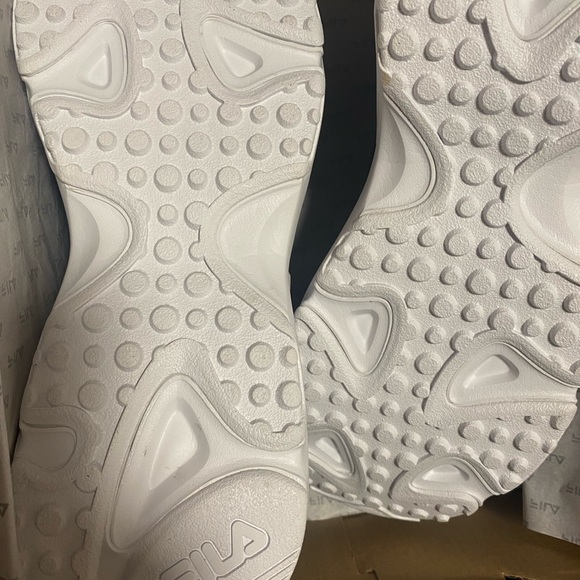 MENS FILA Headline sneaker. Tried on but never worn size 11 (US) - Picture 7 of 7